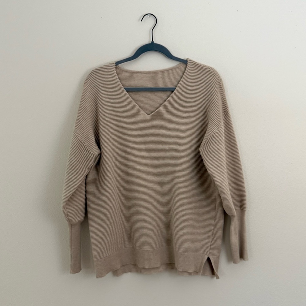 Yawburk Beige Ribbed V-Neck Sweater Size Small